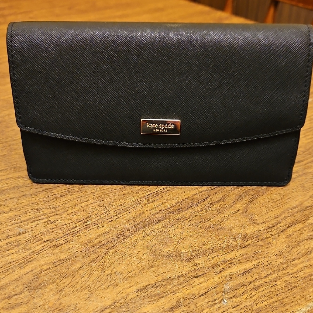 Kate Spade New York Black Wallet NWT snap closer zipper inside